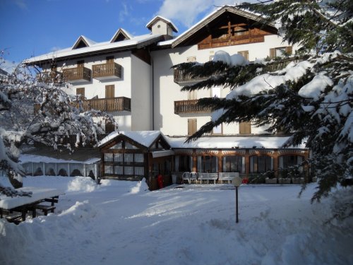 Hotel Alle Rose - Cavedago