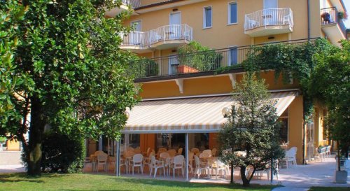 Hotel Bisesti - Garda