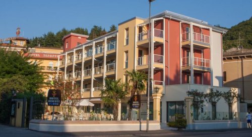 Hotel Bisesti - Garda
