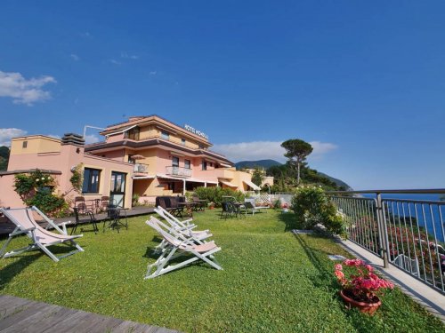 Hotel Mondial - Moneglia