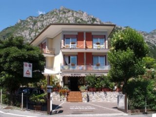 Hotel Villa Grazia - Limone sul Garda Hotel Villa Grazia - Limone sul Garda