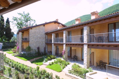 Residence Borgo degli Ulivi - Gardone Riviera