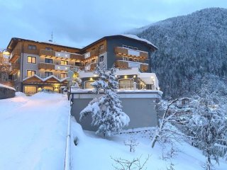 Hotel Ariston - Trentino - Itálie, Molveno - Lyžařské zájezdy