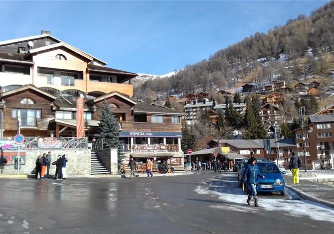 Val d’Allos/Pra Loup – Les Chalets du Verdon, Le Village de Praroustan