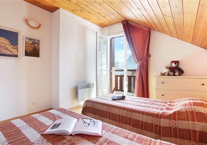 Puy Saint Vincent – Hameau des Ecrins, Chalets de PSV, Dame Blanche a jiné