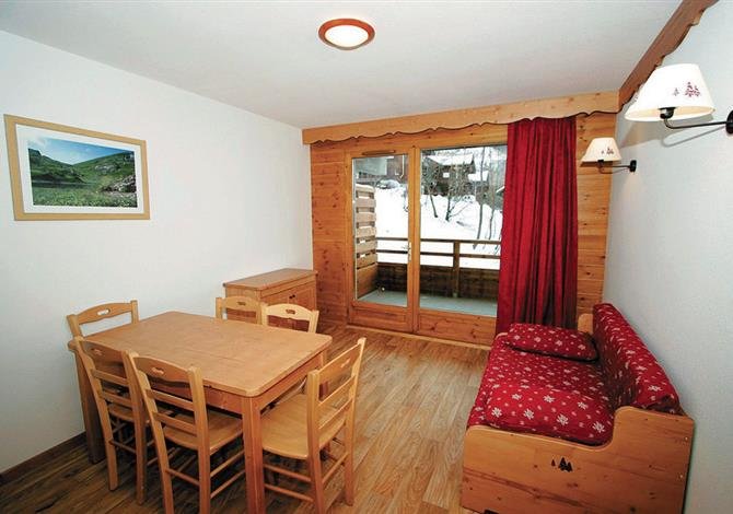 Puy Saint Vincent – Hameau des Ecrins, Chalets de PSV, Dame Blanche a jiné