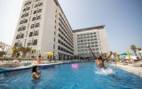 Hotel Rove La Mer Beach