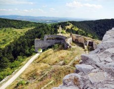 Od Bílých Karpat až k Čachtickému hradu