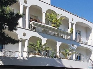 M Glamour Hotel