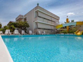 Residence Holiday Club s bazénem - Abruzzo - Itálie, Alba Adriatica - Pobytové zájezdy