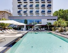 Hotel Due Mari s bazénem Rimini Miramare