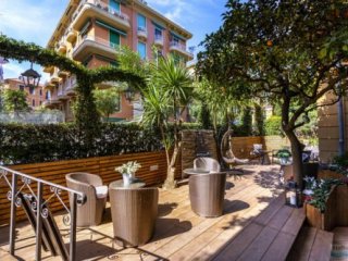 Hotel Jolanda