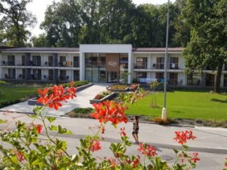 Hotel Thermal Varga / Hotel Aqua
