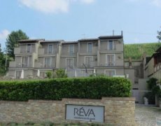 Reva Residence & Pool