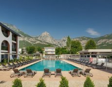 Hotel Monk Resort