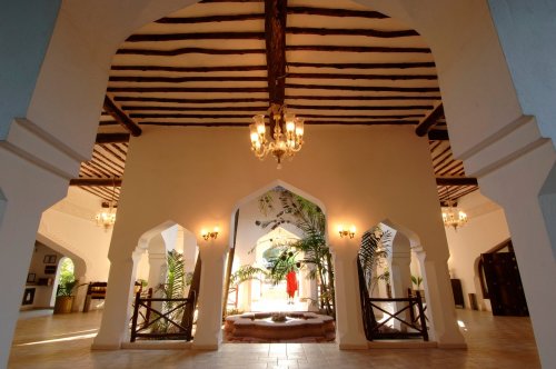 Hotel Bluebay Beach Resort