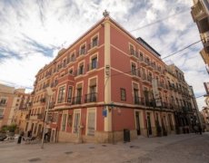La Milagrosa Hotel and Apartments