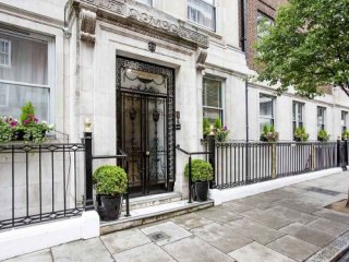 Hotel Astor Court