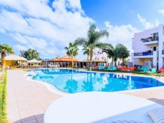 Yiannis Manos Resort Hotel