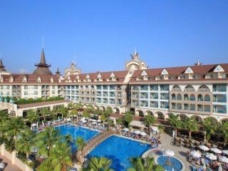 Hotel Side Crown Palace