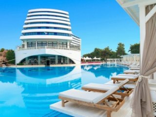 Titanic Deluxe Lara Titanic Deluxe Lara