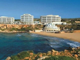 Radisson Blu Golden Sands Resort & Spa