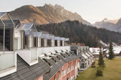 Ramada Hotel & Suites (ex Prisank)