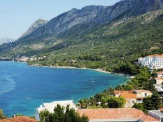 Gradac - studia a apartmány - busem