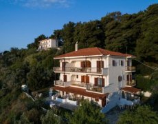 Vassilias Beach Hotel