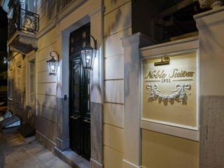 Hotel Noble Suites