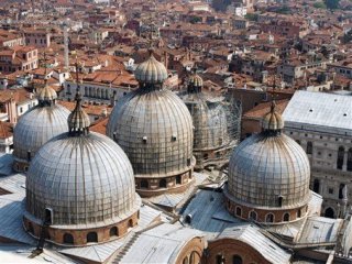 Benátky, památky a ostrovy a Bienále architektury