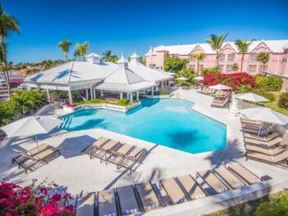 Comfort Suites Paradise Island