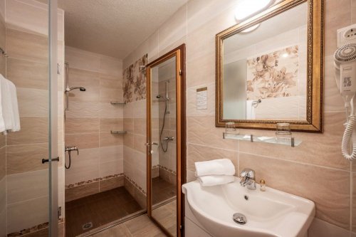 Hotel Edelweiss Maurach