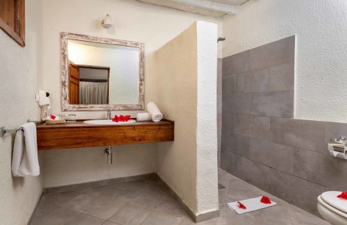 Hotel Karafuu Beach Resort