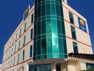 COMFORT INN AEROPUERTO 3
