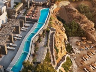 The Wild Hotel by Interni