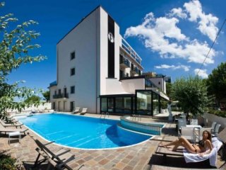 Hotel Ferretti Beach s bazénem Rimini Marina Centro