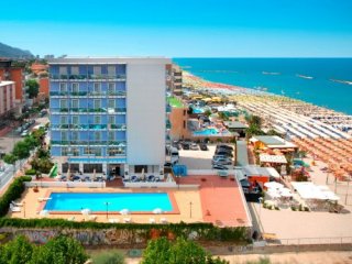Hotel Majestic s bazénem Pesaro