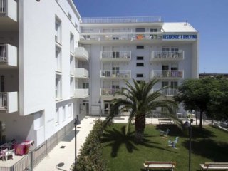 Residence I Delfini  s bazénem Cupra