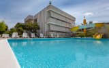 Residence Holiday Club s bazénem