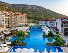 Hotel Ramada by Wyndham Akbuk
