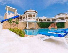 Travellers Beach Resort