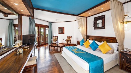 Royal Palms Beach Hotel