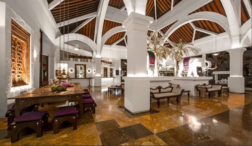 Royal Palms Beach Hotel