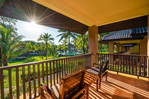 Hotel The Leaf Oceanside by Katathani