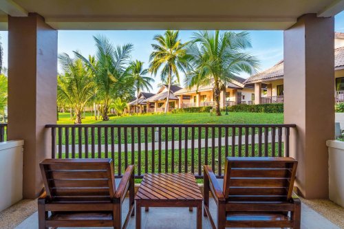 Hotel The Leaf Oceanside by Katathani