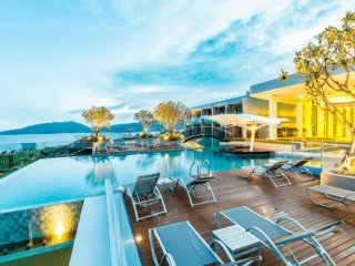 Hotel Crest Resort & Pool Villas Phuket