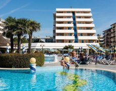 Aparthotel Holiday