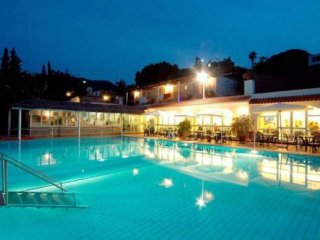 Hotel Cartaromana s bazénem