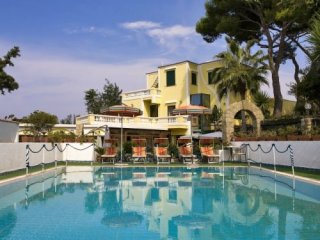 Hotel Hibiscus s bazénem